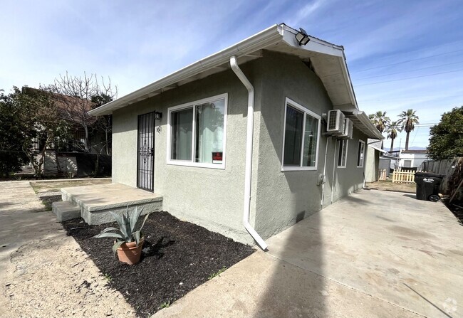 Building Photo - 1041-1043 W 3rd St Unit 1041 Rental