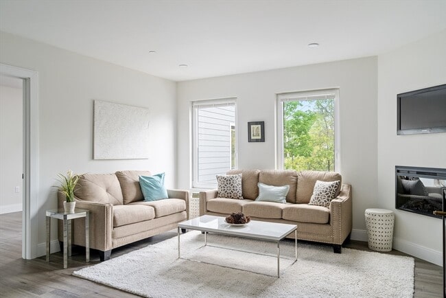 Photo - 50 Stedman St Unidad 104