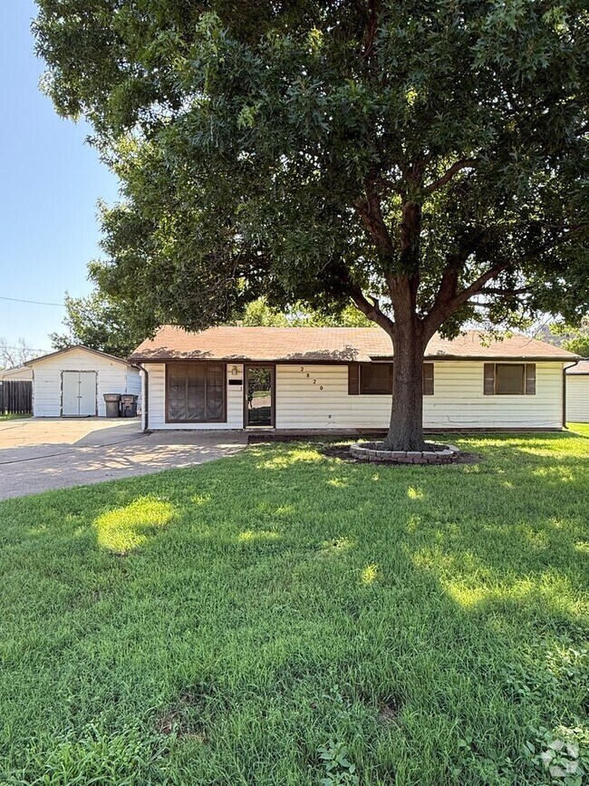 Building Photo - 3 Bedroom 2 bath in Faith Village Rental