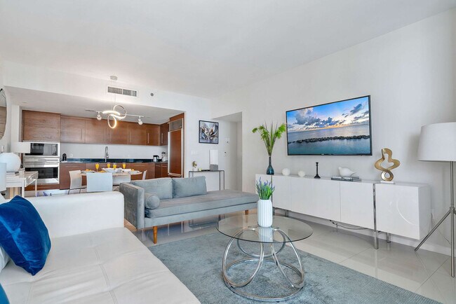 Building Photo - 485 Brickell Ave Unit ID1240493P