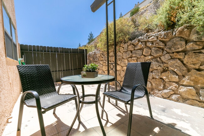 Photo - Overlook Apartments