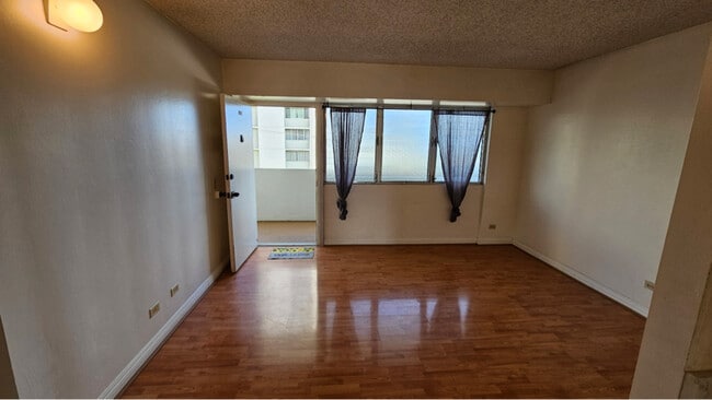 Photo - 1516 Ward Ave Unit 405