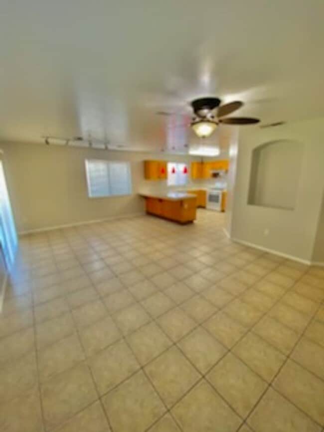 Photo - 4 bed/ 3 bath Recently Updated Home!