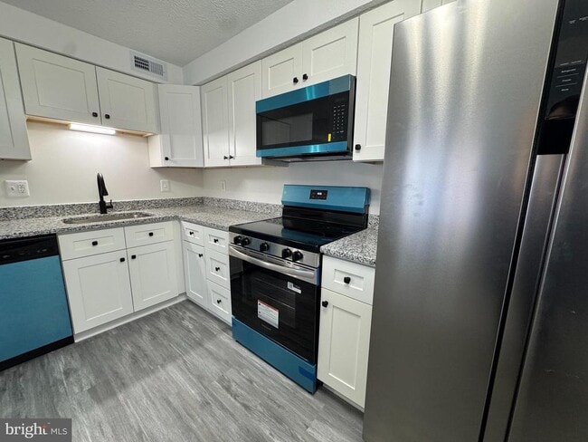 Photo - 3501 Wedgewood Ct Unit J