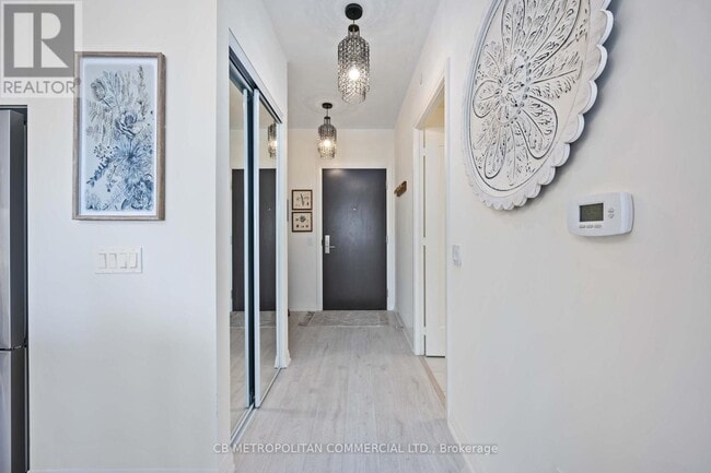Photo - 9000 Jane St
