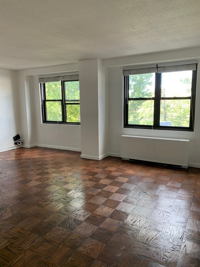 225 Saint Pauls Ave Unit 17M