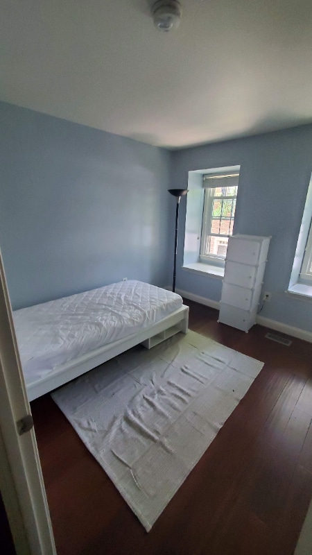 Building Photo - 4847 Carriagepark Rd