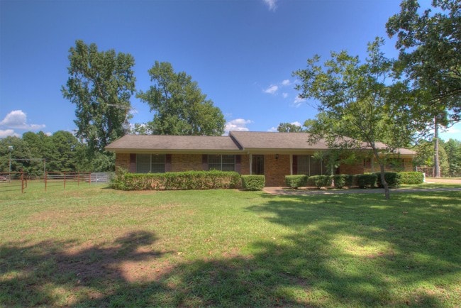 Photo - 303 Clements Rd