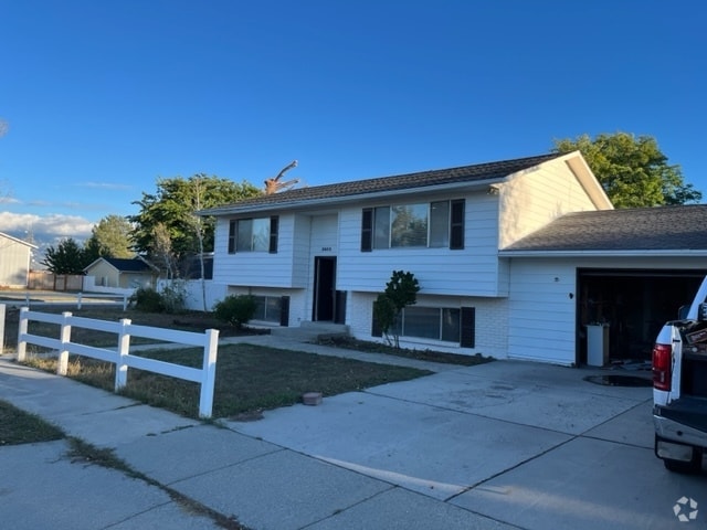 Building Photo - 3853 W 5820 S Rental