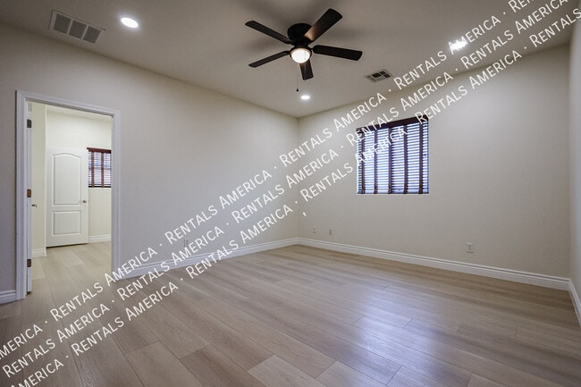 Photo - 1081 N Mason Dr