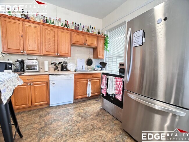 Building Photo - 25 Chester St Unit 2