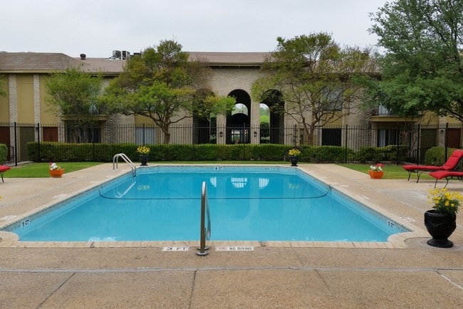 Chevy Chase Apartments