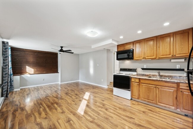 Building Photo - 9608 Frankstown Rd Unit 3