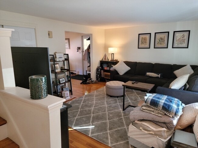 18 Vivian Dr
