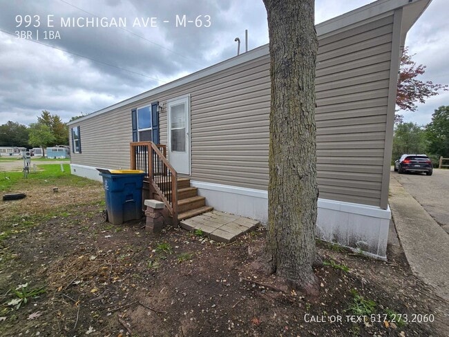 993 E Michigan Ave