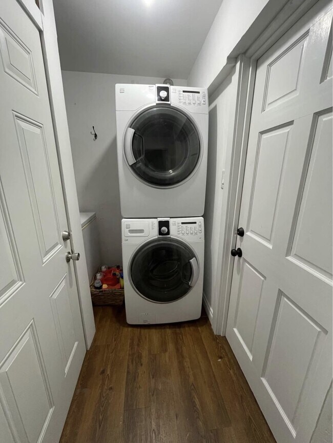 Photo - 9416-9497 97 Ave