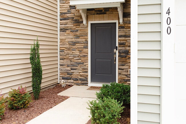 Photo - 400 White Oak Ridge Dr