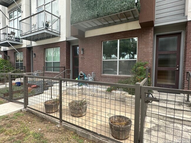 Photo - 1130 E Quincy St