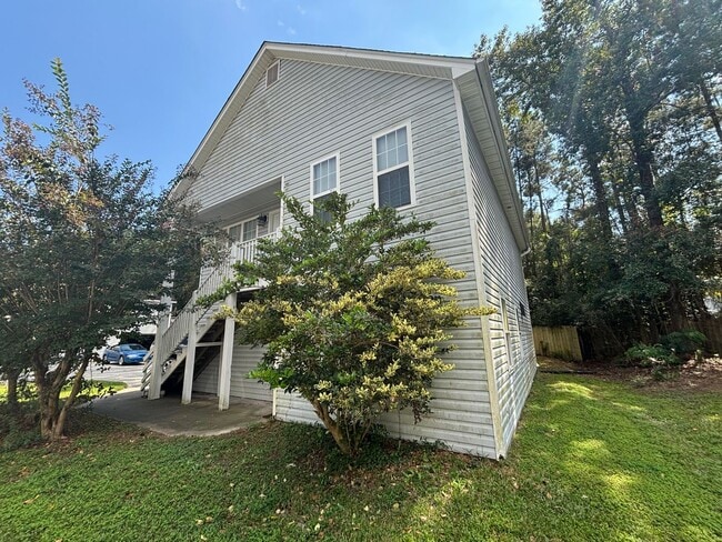 Photo - 3 Bed 3 Bath Garage Apartment Home