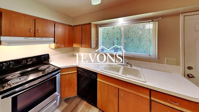 Photo - 109-111 N 69th Ave Unit 111 N 69th Ave