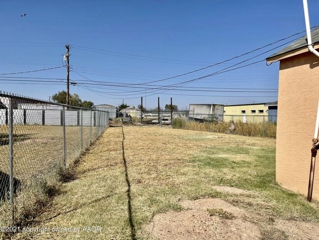 Photo - 2 bed/ 1 bath full stucco home with fenced yard