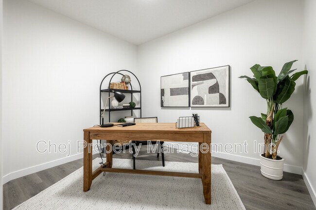 Photo - 2121-209a 209 St NW