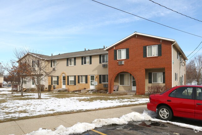 Photo - Pinebrook Manor Apartments