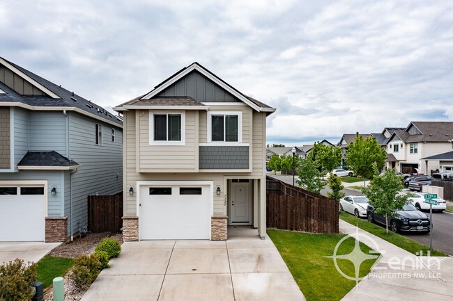 Modern Living in Ridgefield – 3BR/2.5BA Co... - Modern Living in Ridgefield – 3BR/2.5BA Co... House