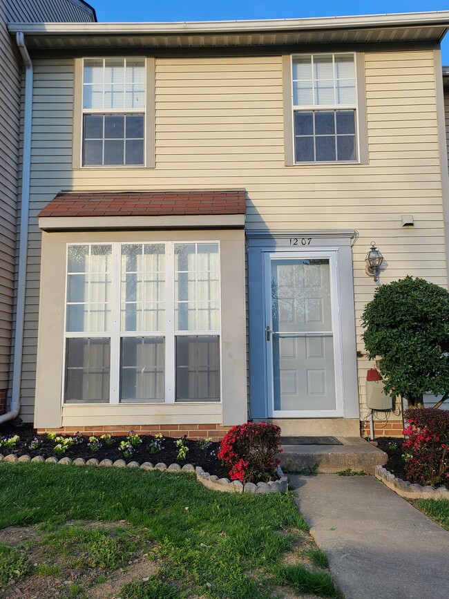 1207 Brice Sq. - front view - 1207 Brice Sq Townhome