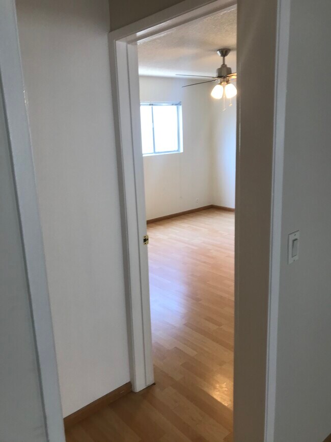 Photo - 3719 Clarington Ave Unit 8