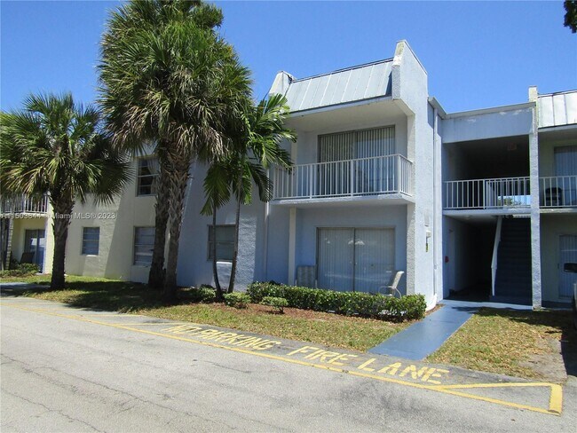 Photo - 411 Executive Center Dr Unidad 210