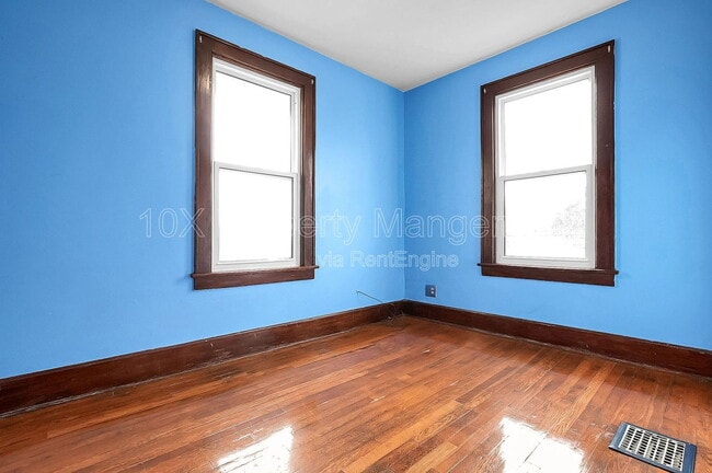 Photo - 275 N Warren Ave