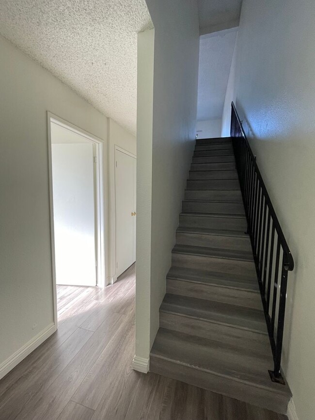 Photo - Pro Service Realty - R20801-20801 Unidad B
