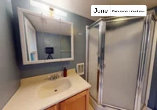 Photo - Room in Shared 4 bed/2.5 bath home Unit D