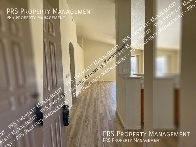 Photo - 1744 E Robin Ln