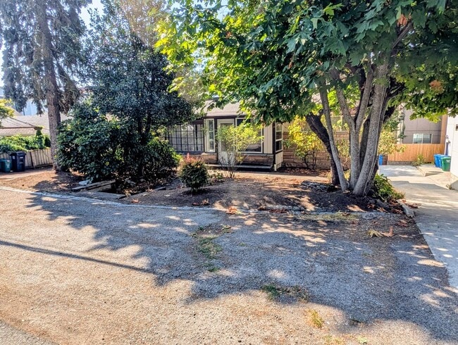 Building Photo - Lake City 3 bedroom Rambler Townhome with ...