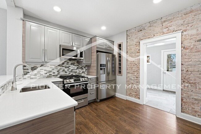Photo - Charming Townhouse with Washer/Dryer and Central AC