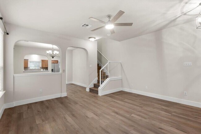 Photo - 410 Bandstand Ln