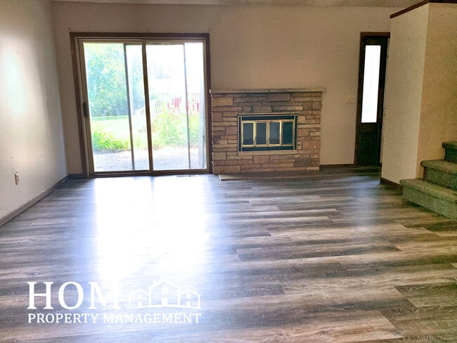 Photo - 25 Camelot Ln