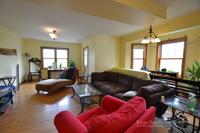 Photo - 32 Arden St Apartments Unit 2