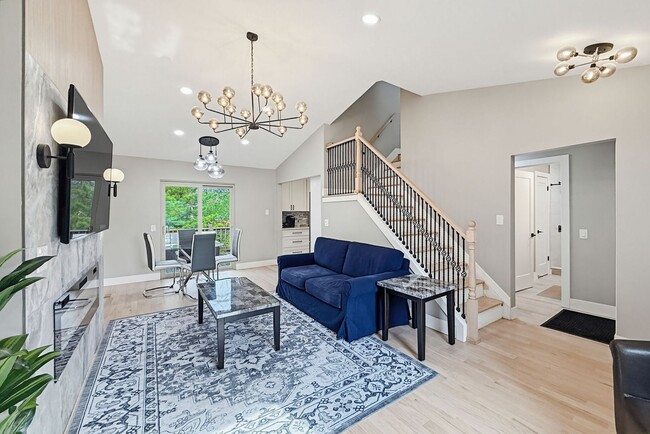 Photo - 1669 Hanley Ct