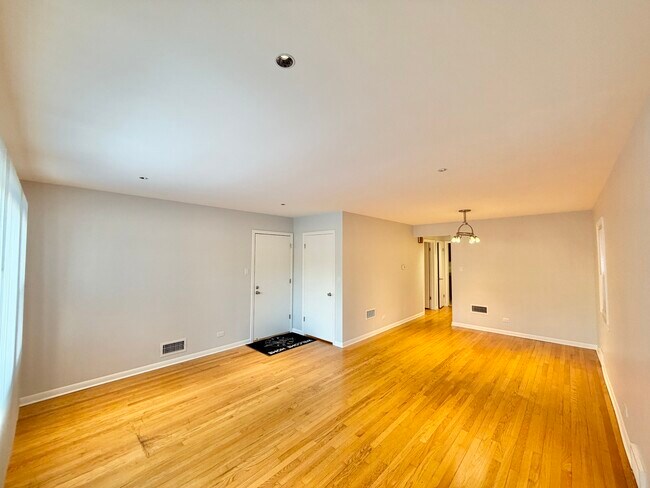 Photo - 5626 N Central Ave Unit 1