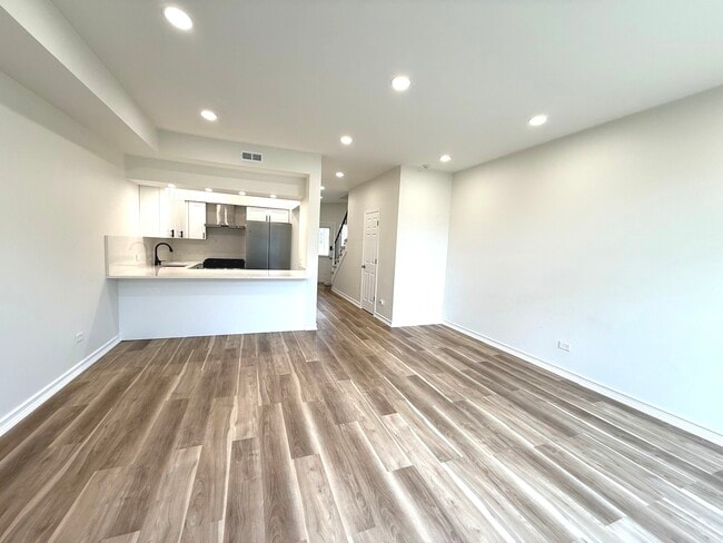 Photo - 7825 Darien Lakes Dr