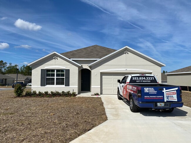 Building Photo - Lake Diamond-North - 4/2/2 *Available Now*...