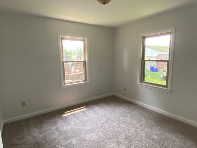 Photo - 302 Pinehurst Rd
