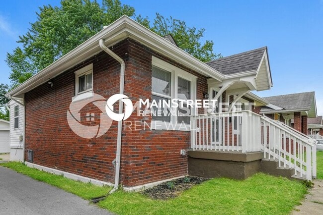 Photo - 3 Bedroom Pet-Friendly Home in Louisville, KY with Main Street Renewal