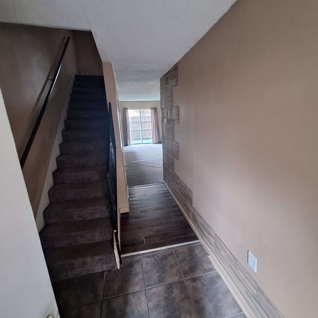 Photo - 2117 Giuffras Ave