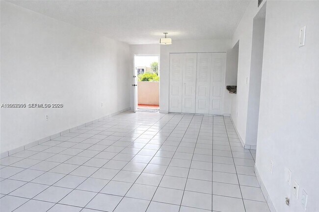 Photo - 802 NW 87th Ave Unidad 315