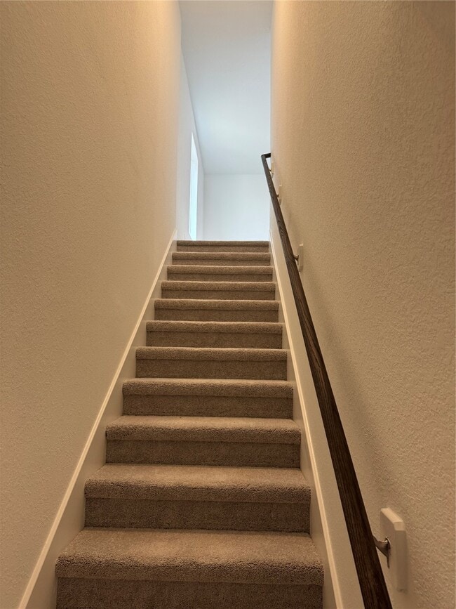 Building Photo - 16715 Old Wagon Wy