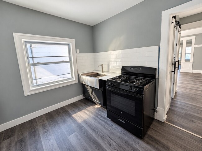 339 Hoyt St Unit 2